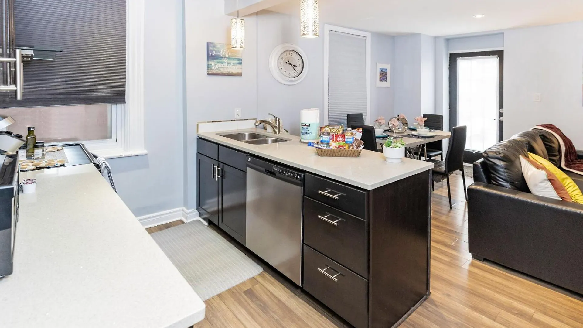 Pet Friendly - 1Br Newly Renovated Apartment Otawa 0*,  Canadá